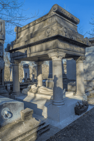 Caveau aux colonnes corinthiennes